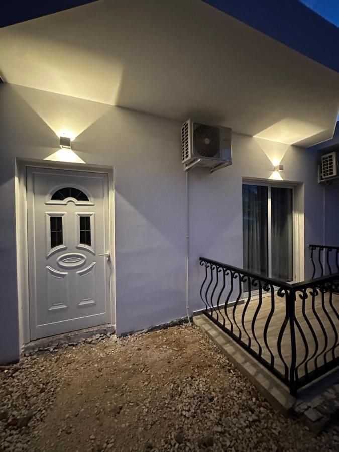 Fiore Rooms 2 Ксамил Екстериор снимка