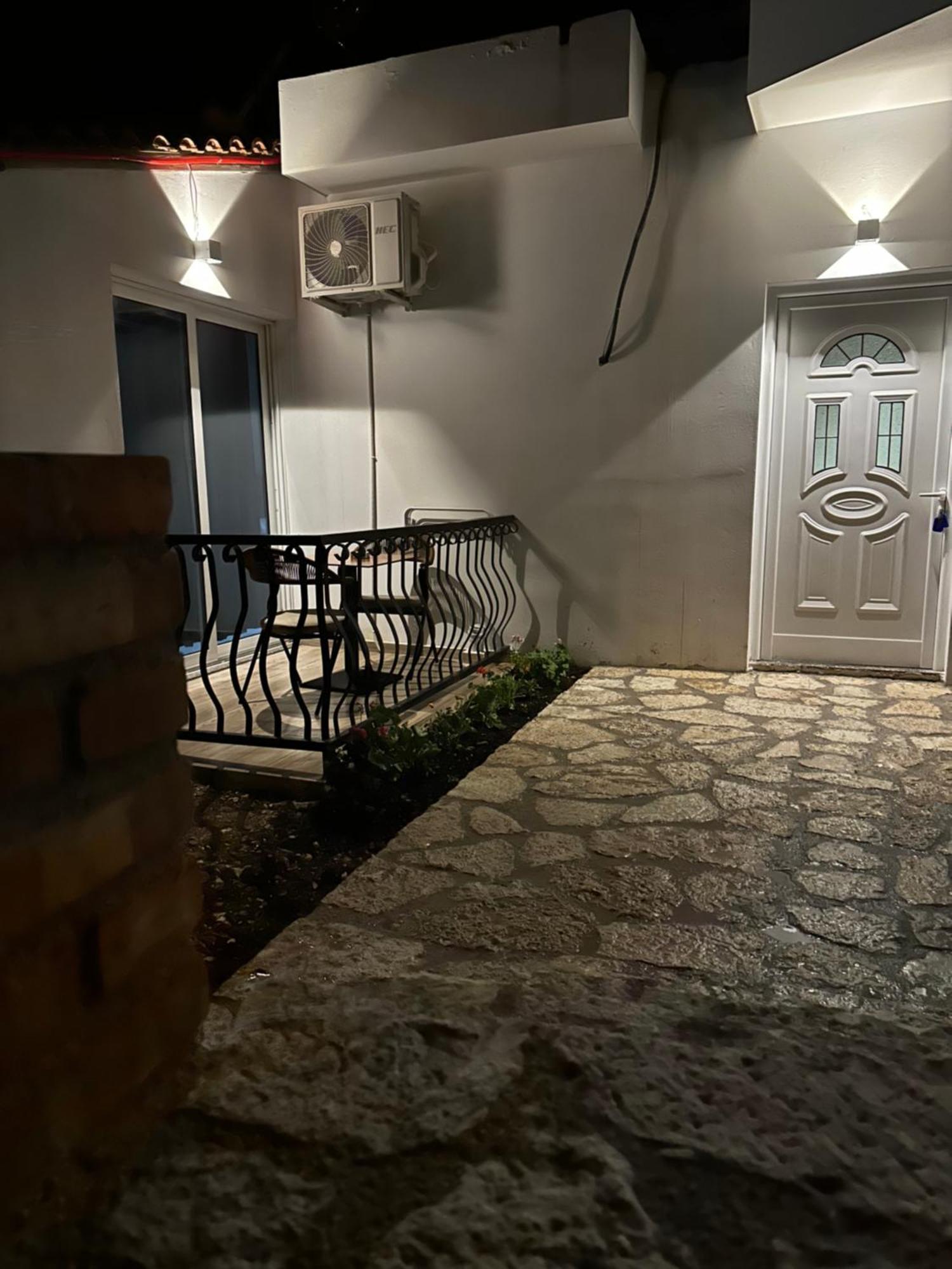 Fiore Rooms 2 Ксамил Екстериор снимка